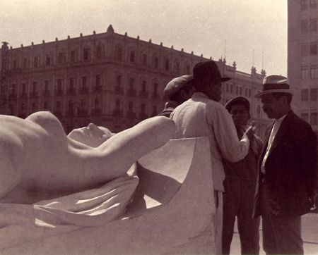 alvarez brabo conversation near the statue