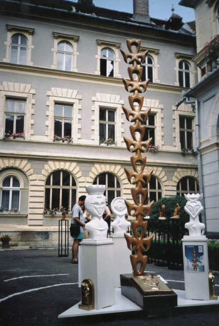 The column of the Melancholic Angels