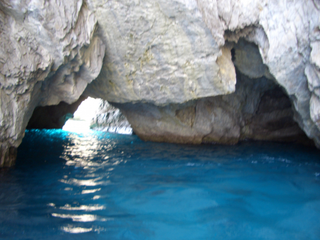 the blue grotto / Destro Ioana