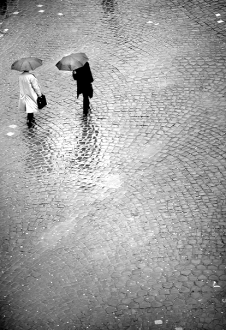 Doua umbrele / Enasoni Lucian