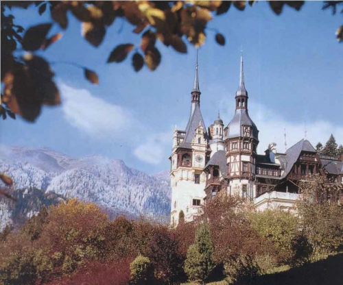 Peles Castle - Sinaia Romania - photo: lumeacredintei.com