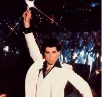Costumul purtat de John Travolta in Saturday Night Fever s a vandut cu 260 000 dolari