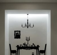 Negru pe alb – cum decoram cu wall decals