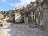 Locuintele Sassi si bisericile rupestre din Matera Italia