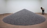 Tate Modern a cumparat opera lui Ai Weiwei constand in opt milioane de seminte