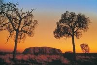 Uluru muntele sfant al aborigenilor australieni