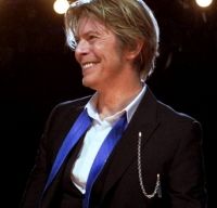 Arhiva David Bowie a fost donata catre Victoria and Albert Museum din Londra
