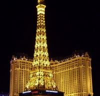 Las Vegas daca ai vrea sa petreci cate o noapte in fiecare camera de hotel din acest oras ai avea nevoie de 288 de ani