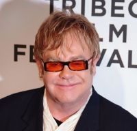 Elton John isi anunta turneul de adio