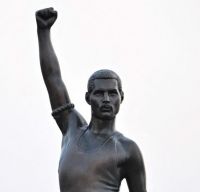 O statuie a lui Freddie Mercury a fost prezentata fanilor in Coreea de Sud