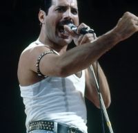 Pianul lui Freddie Mercury s-a vandut cu peste 1,7 milioane de lire sterline